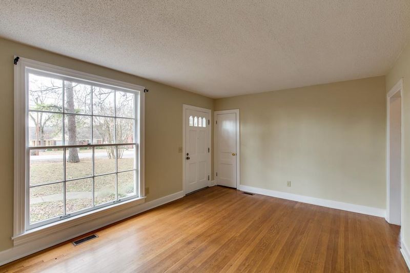 4010 Ivy Dr, Nashville, TN 37216