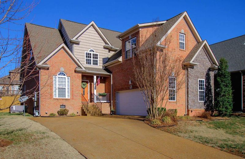 1033 Stonehollow Way, Mount Juliet, TN 37122