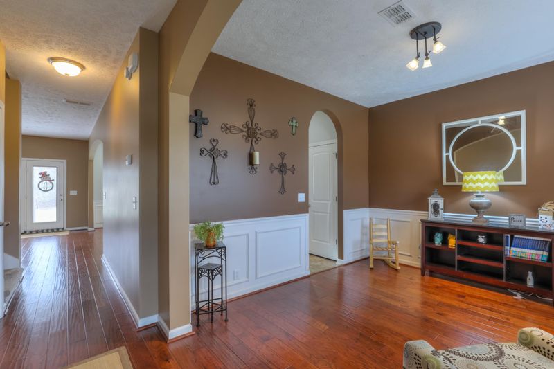 2249 Burnside Dr, Murfreesboro, TN 37128