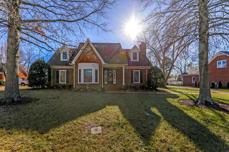 611 Palisade Dr, Murfreesboro, TN 37129