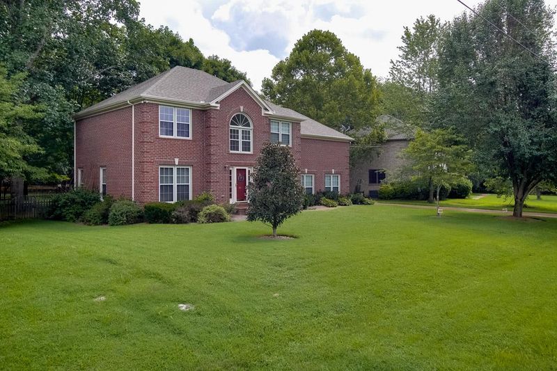 461 Harpeth Meadows Dr, Kingston Springs, TN 37082