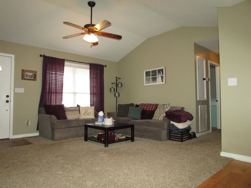 2747 Mollys Ct, Spring Hill, TN 37174