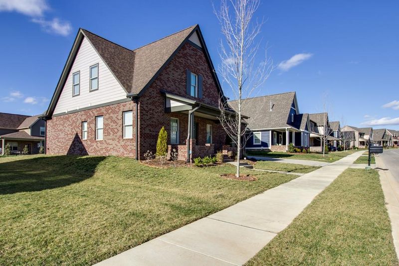 813 Fontwell Ln, Franklin, TN 37064