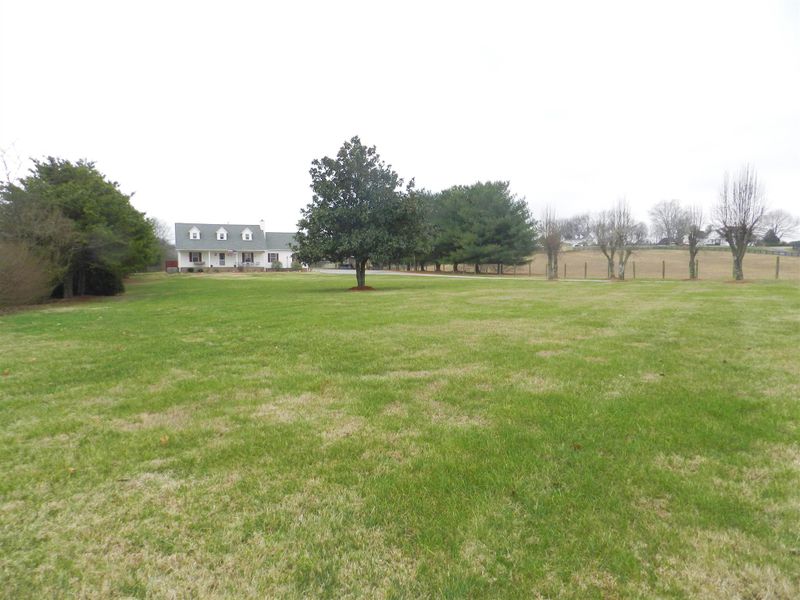 881 Beechcroft Rd, Spring Hill, TN 37174