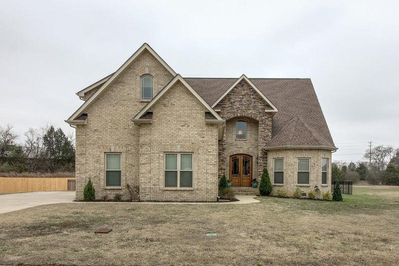 2022 Higgins Ln, Murfreesboro, TN 37130