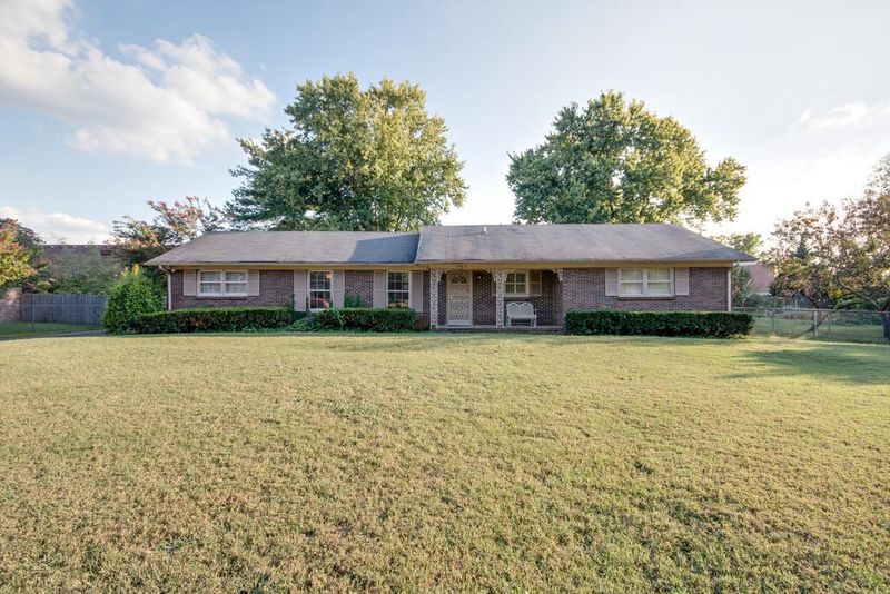 1207 Sunset Ave, Murfreesboro, TN 37129