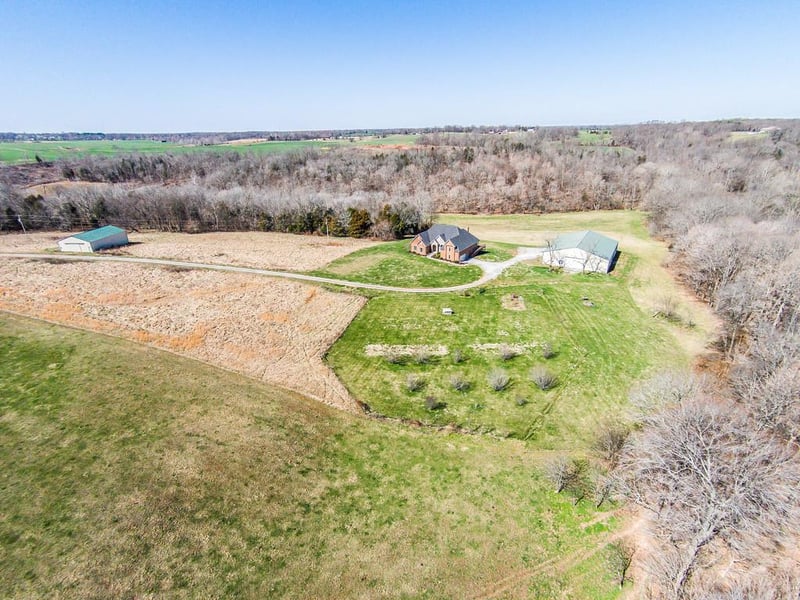 5108 Drake Rd, Cedar Hill, TN 37032