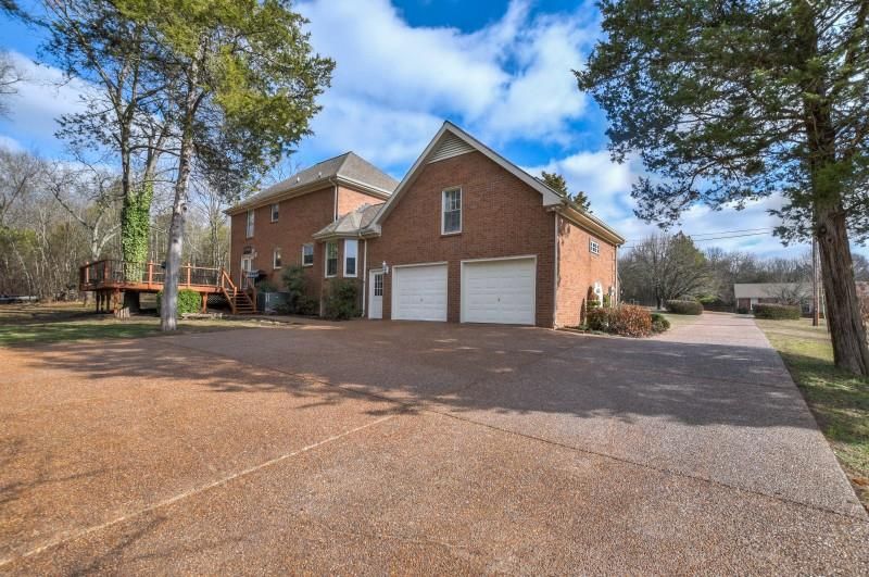 703 Canterbury Cir, Mount Juliet, TN 37122