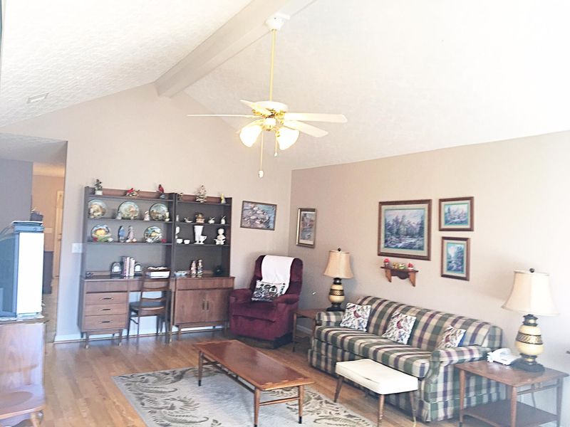 213 Williamsburg Dr, White House, TN 37188
