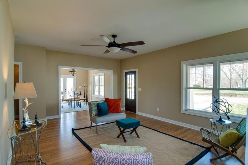 112 Meeks Ave, Burns, TN 37029