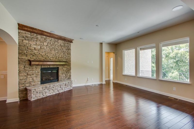 103 North Malayna Dr, Hendersonville, TN 37075