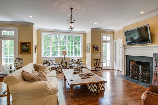 4315 Iroquois, Nashville, TN 37205