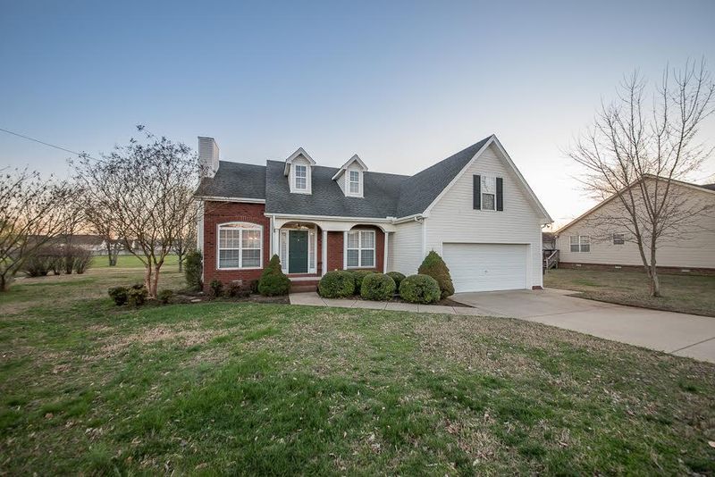 2107 Moonlite Ct, Murfreesboro, TN 37128