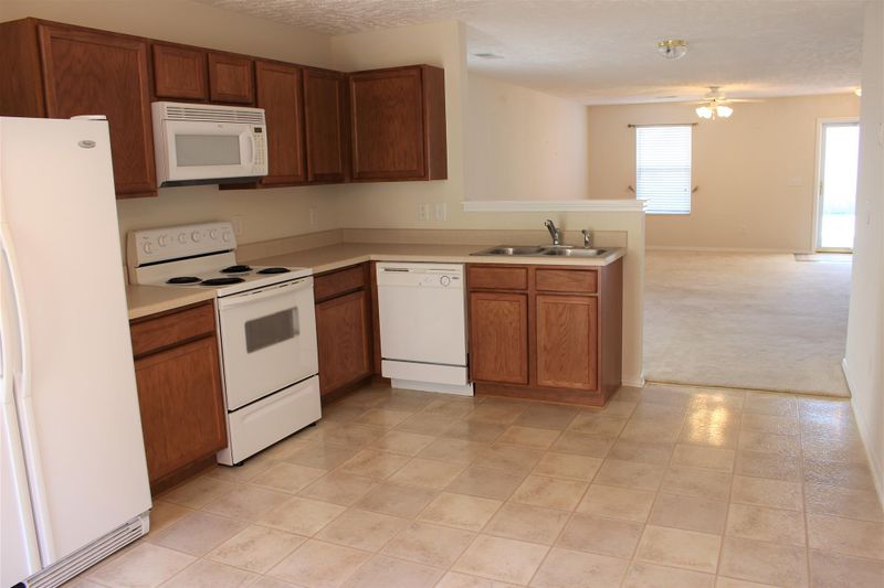 2715 Sutherland Dr, Thompsons Station, TN 37179