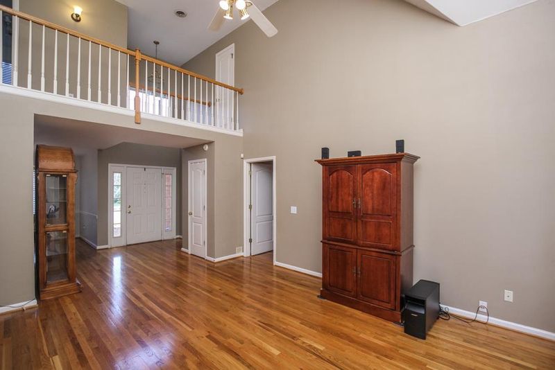 1932 Turfland Dr, Murfreesboro, TN 37127