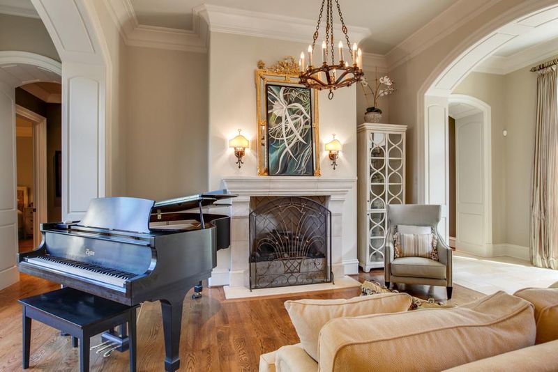 1025 Vaughn Crest Dr, Franklin, TN 37069