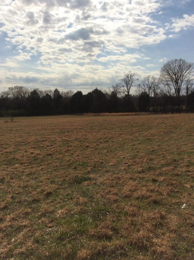 9 Mill Rd, Lebanon, TN 37087