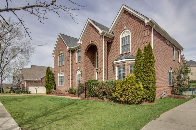 662 Pebble Springs Dr, Franklin, TN 37067