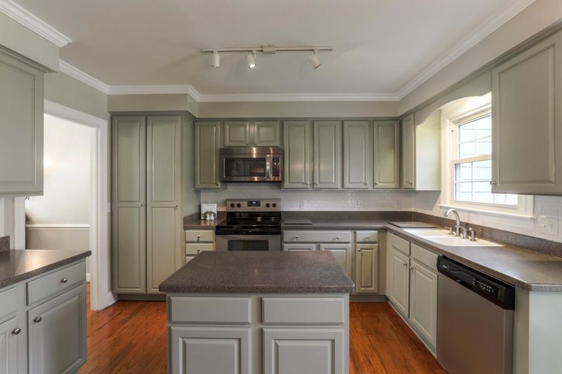 2900 Wellesley Trce, Nashville, TN 37215