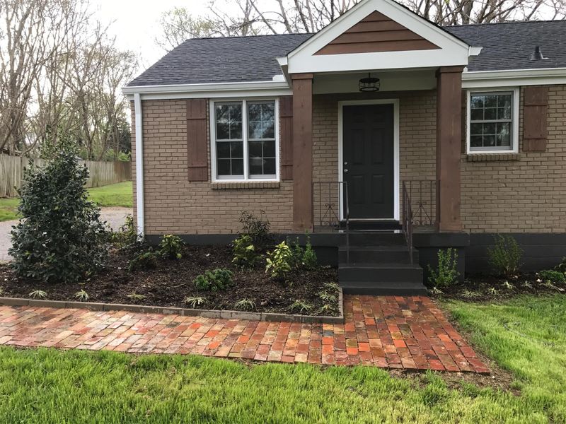 2706 Mailan Dr, Nashville, TN 37206
