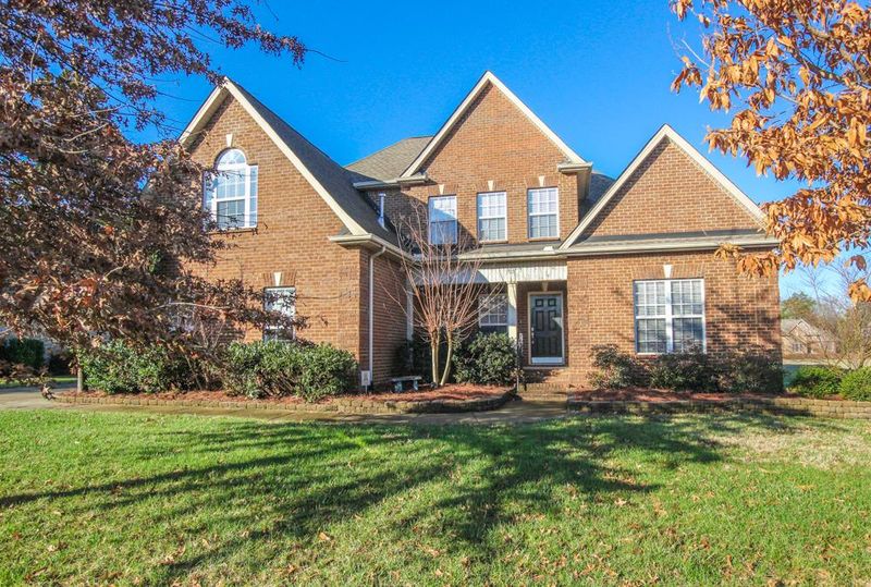 2808 Beaulah Dr, Murfreesboro, TN 37128