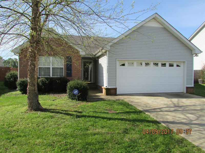 1421 Amal Dr, Murfreesboro, TN 37128