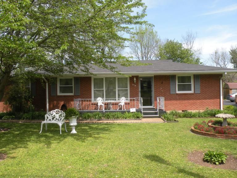 818 Tuckahoe Rd, Madison, TN 37115