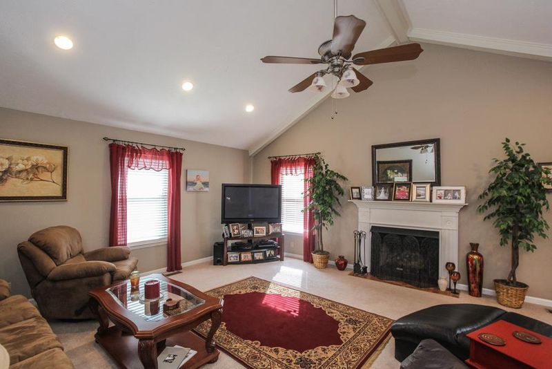 1321 Grand Ct, Murfreesboro, TN 37129