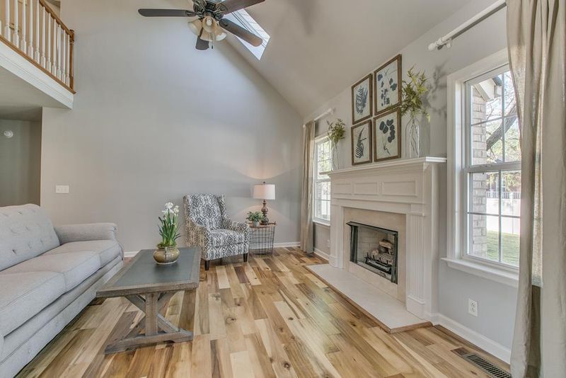 718 Shady Grove Dr, Murfreesboro, TN 37128