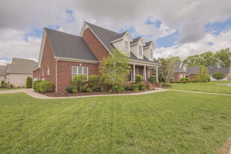 2416 Garrsion Cv, Murfreesboro, TN 37130