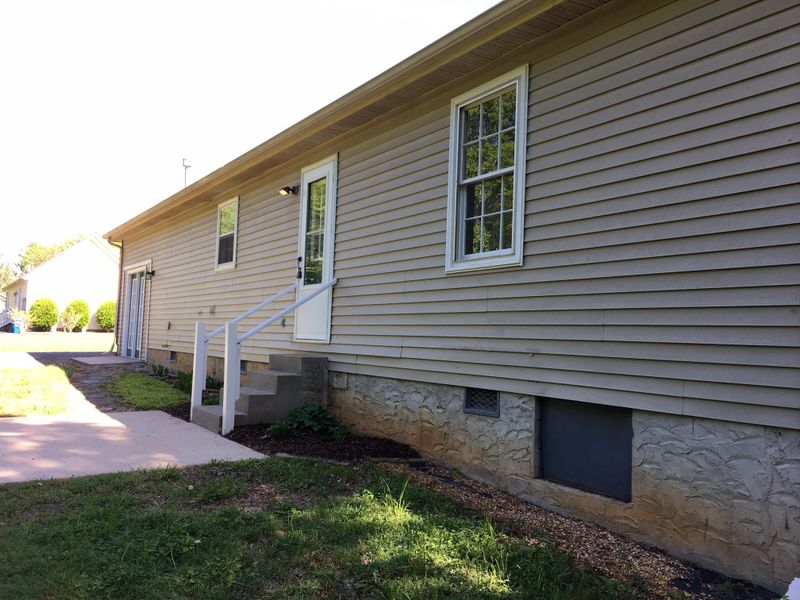 5242 Sallee Dr, Murfreesboro, TN 37129