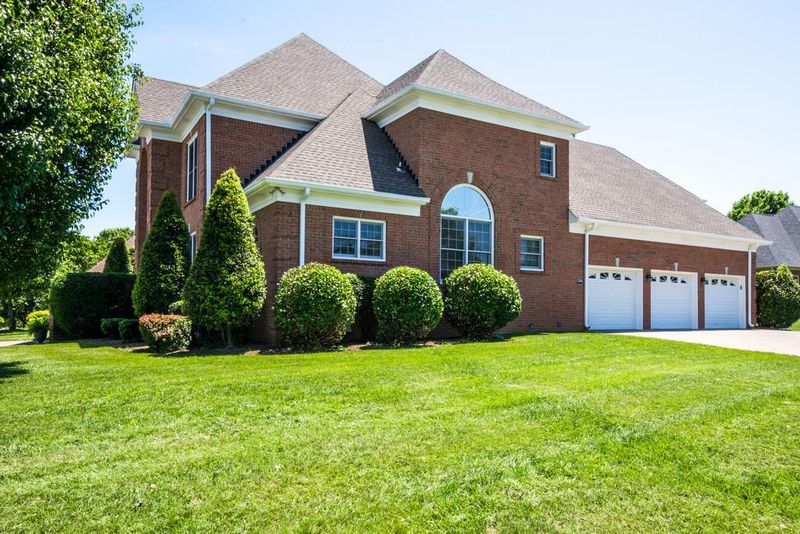 156 Shute Cir, Old Hickory, TN 37138