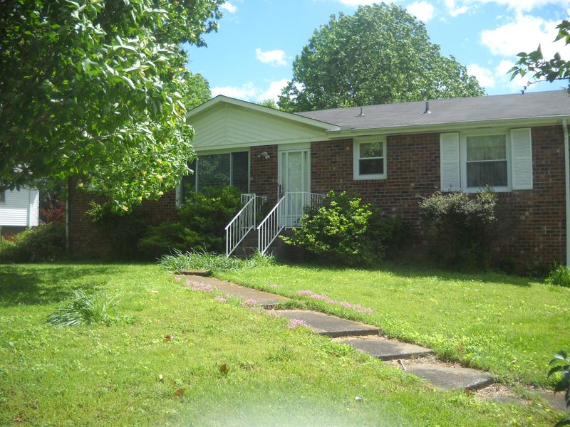 505 Albany Dr, Hermitage, TN 37076