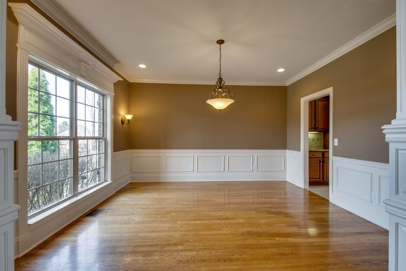 1001 Avery Trace Cir, Hendersonville, TN 37075