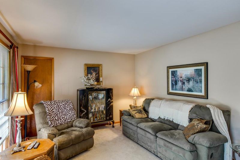 1925 Pinehurst Dr, Nashville, TN 37216