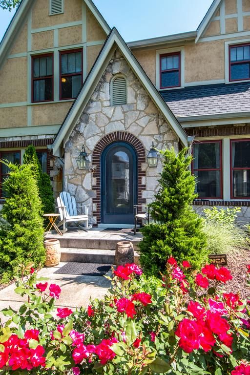 1017 Burchwood Ave, Nashville, TN 37216
