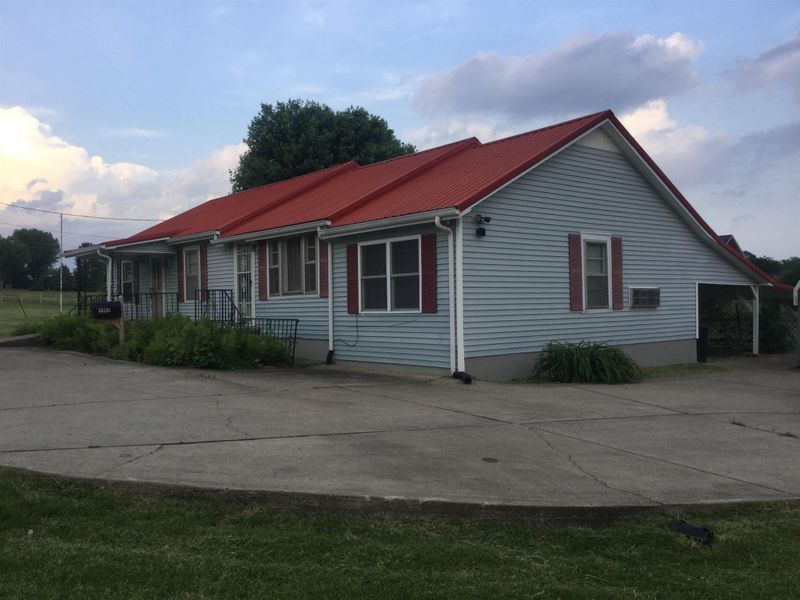 3589 76 Hwy, Cottontown, TN 37048