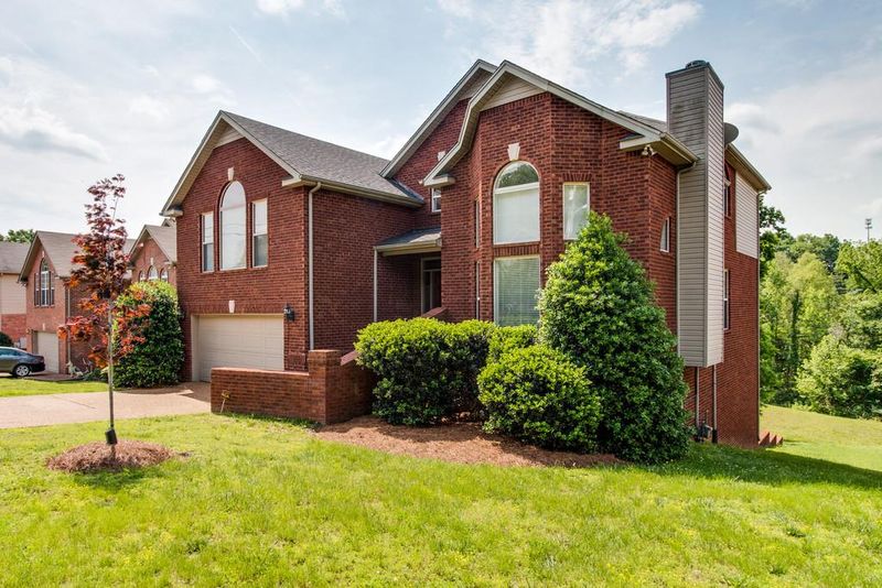 5449 Oak Chase Dr, Antioch, TN 37013