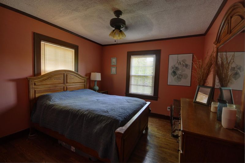 1800 Dimple Ct, Columbia, TN 38401