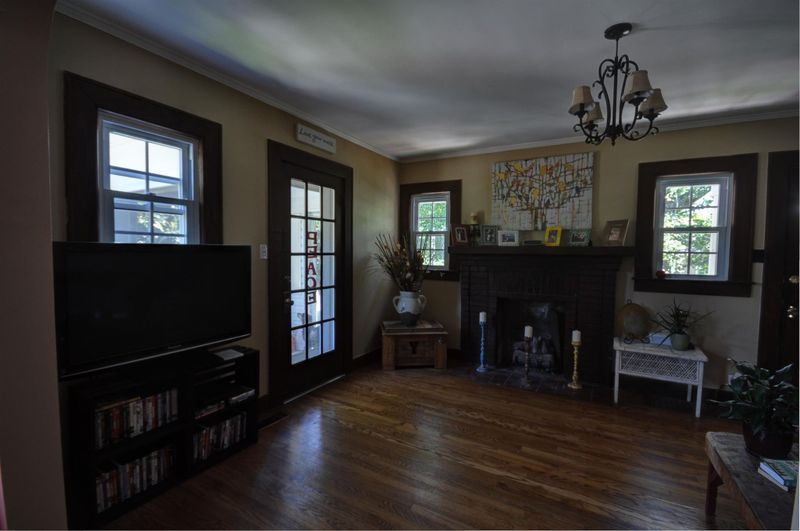 1800 Dimple Ct, Columbia, TN 38401
