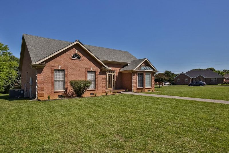 309 Covington Bnd, White House, TN 37188