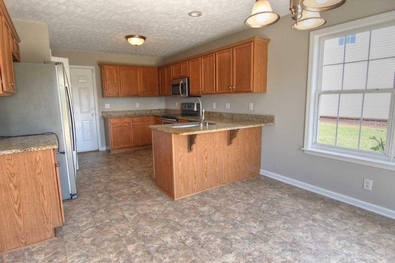 673 Crescent Rd, Murfreesboro, TN 37128