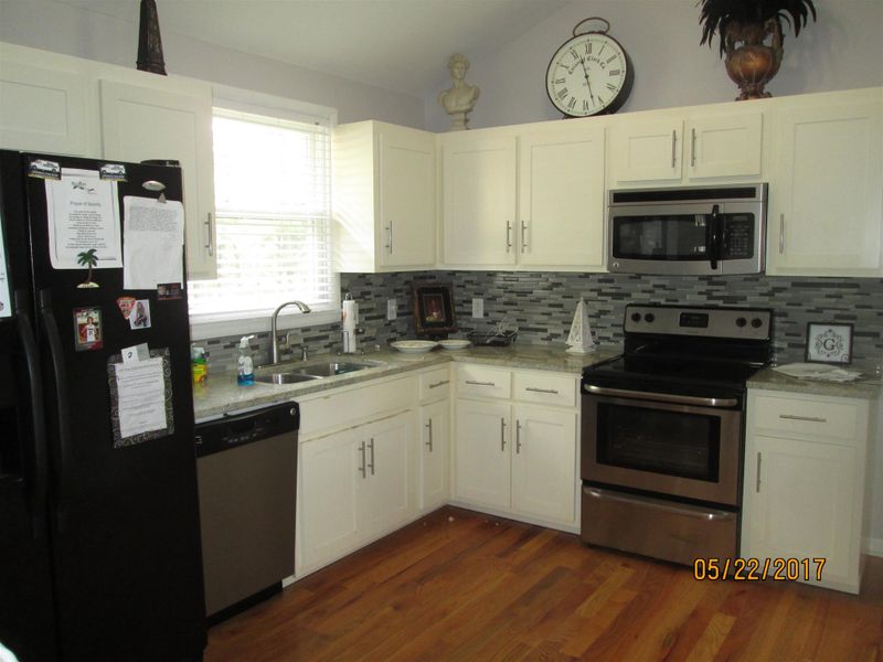 4709 Phoenix Dr, Hermitage, TN 37076