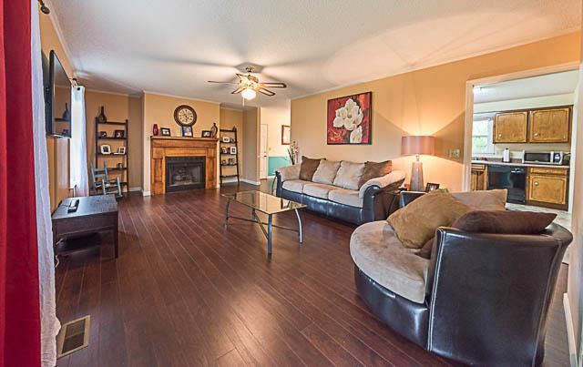 911 Rutledge Dr, Rockvale, TN 37153
