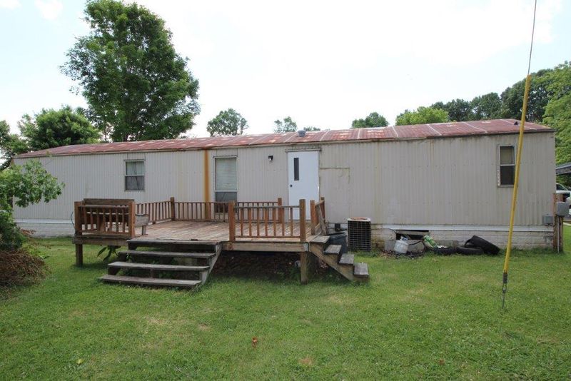 2111 Stevens Dr, Westmoreland, TN 37186