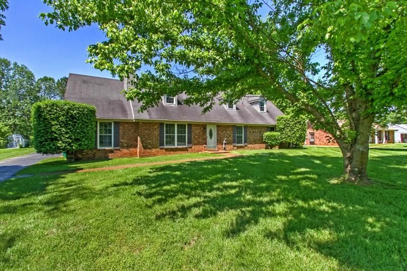 303 Valley View Dr, Smyrna, TN 37167