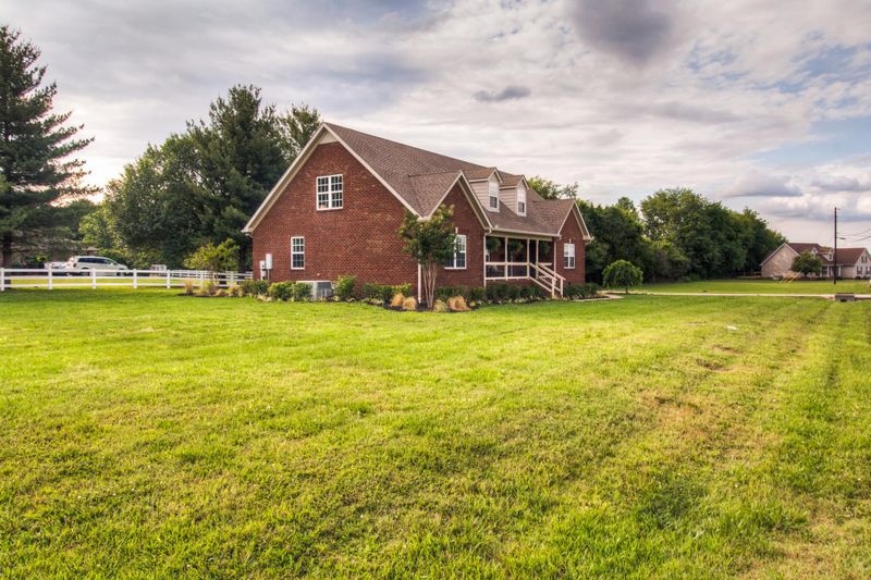 561 Crosswood Ct, Murfreesboro, TN 37127