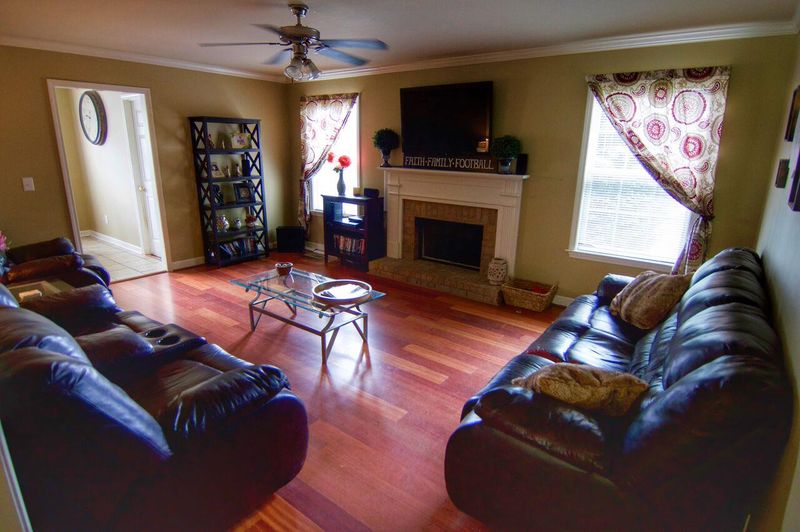 2233 Dewey Dr, Spring Hill, TN 37174