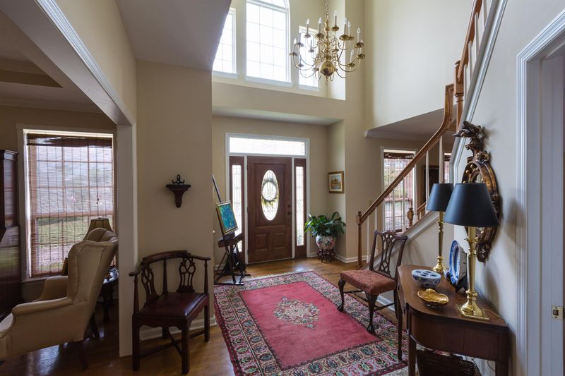 601 Treeline Ct, Nashville, TN 37221