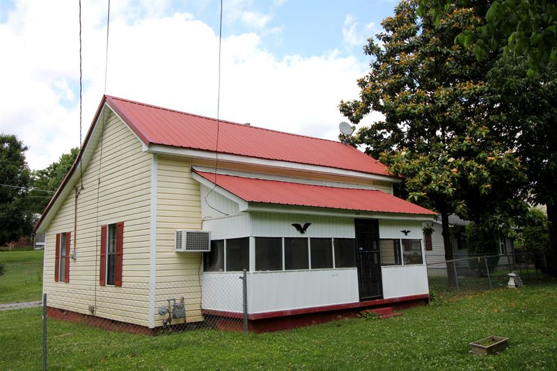 1016 17th Ave E, Springfield, TN 37172